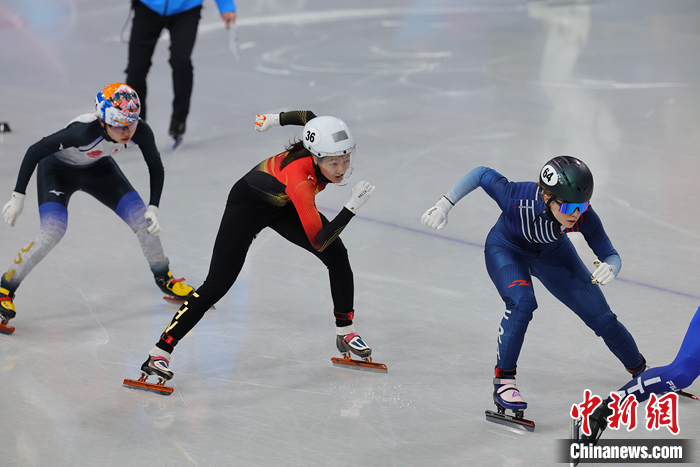米兰冬奥会短道速滑女子500米四分之一决赛：王
