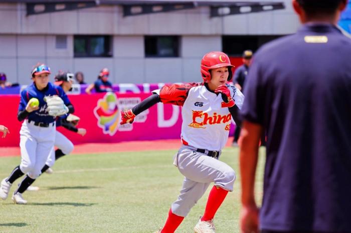 西安举行的2025年女子垒球亚洲杯中国队首日两连