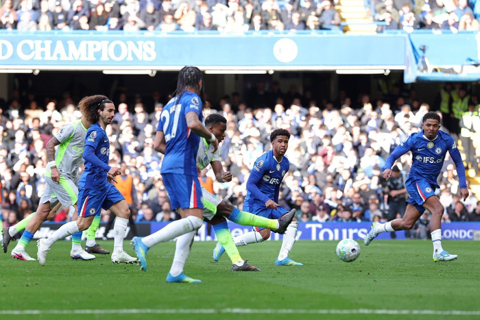 曼城逆转切尔西 萨拉赫绝杀助蓝月登顶英超