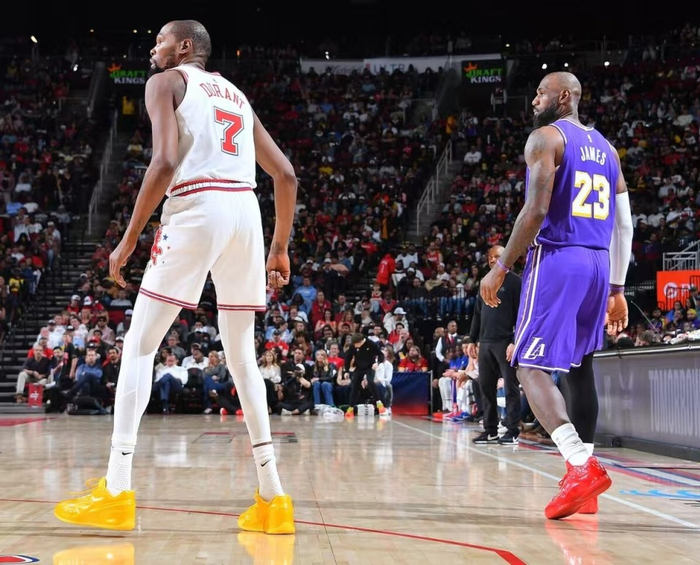 湖人双核报销致排名大乱 火箭坐5望4快船让出第