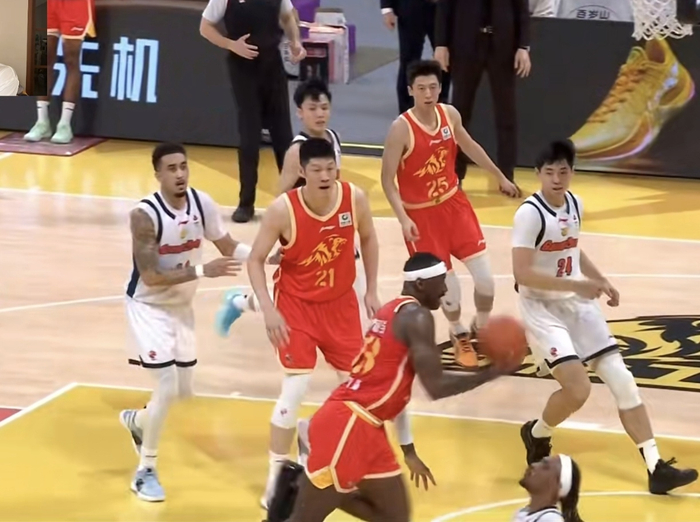 广东男篮确定大外援人选 奎因成季后赛核心