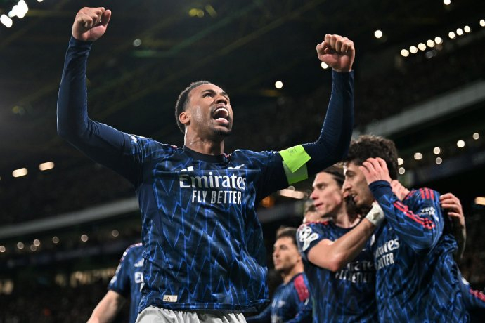 阿森纳绝杀晋级，马丁助攻成关键战转折点